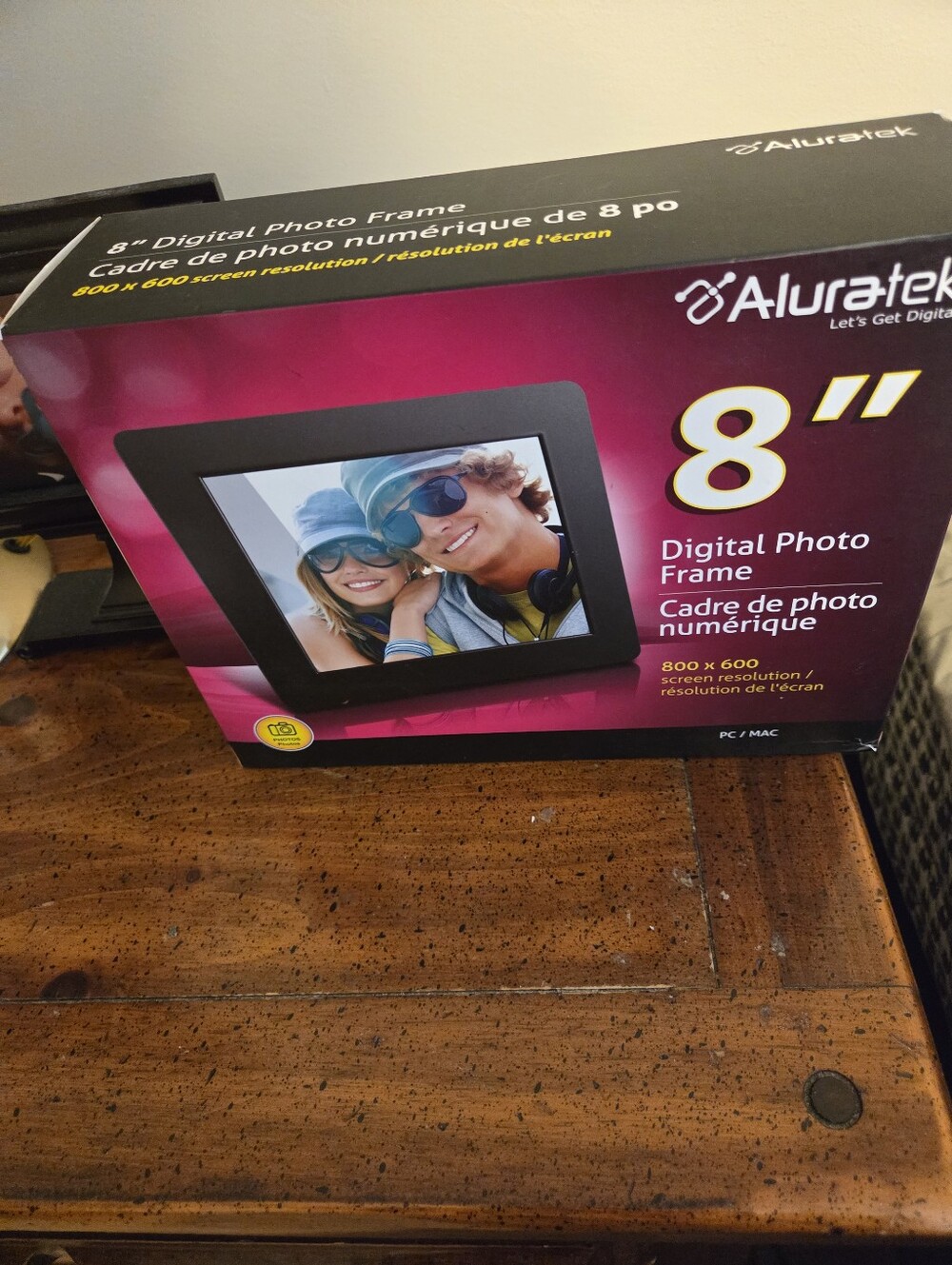 Aluratek 8" Digital Photo Frame - Black NWOT